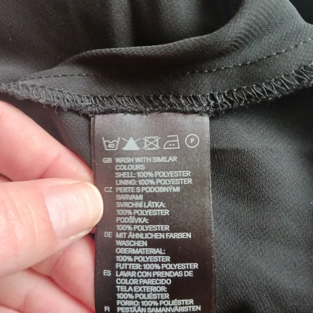 H&M Black dress, Size 6 - Picture 9 of 9